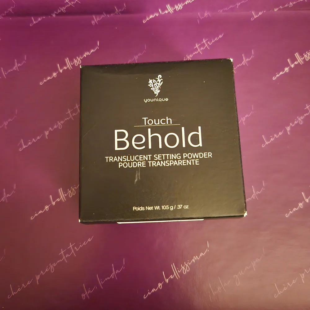 Younique Touch Behold Translucent Setting Powder - Black Case